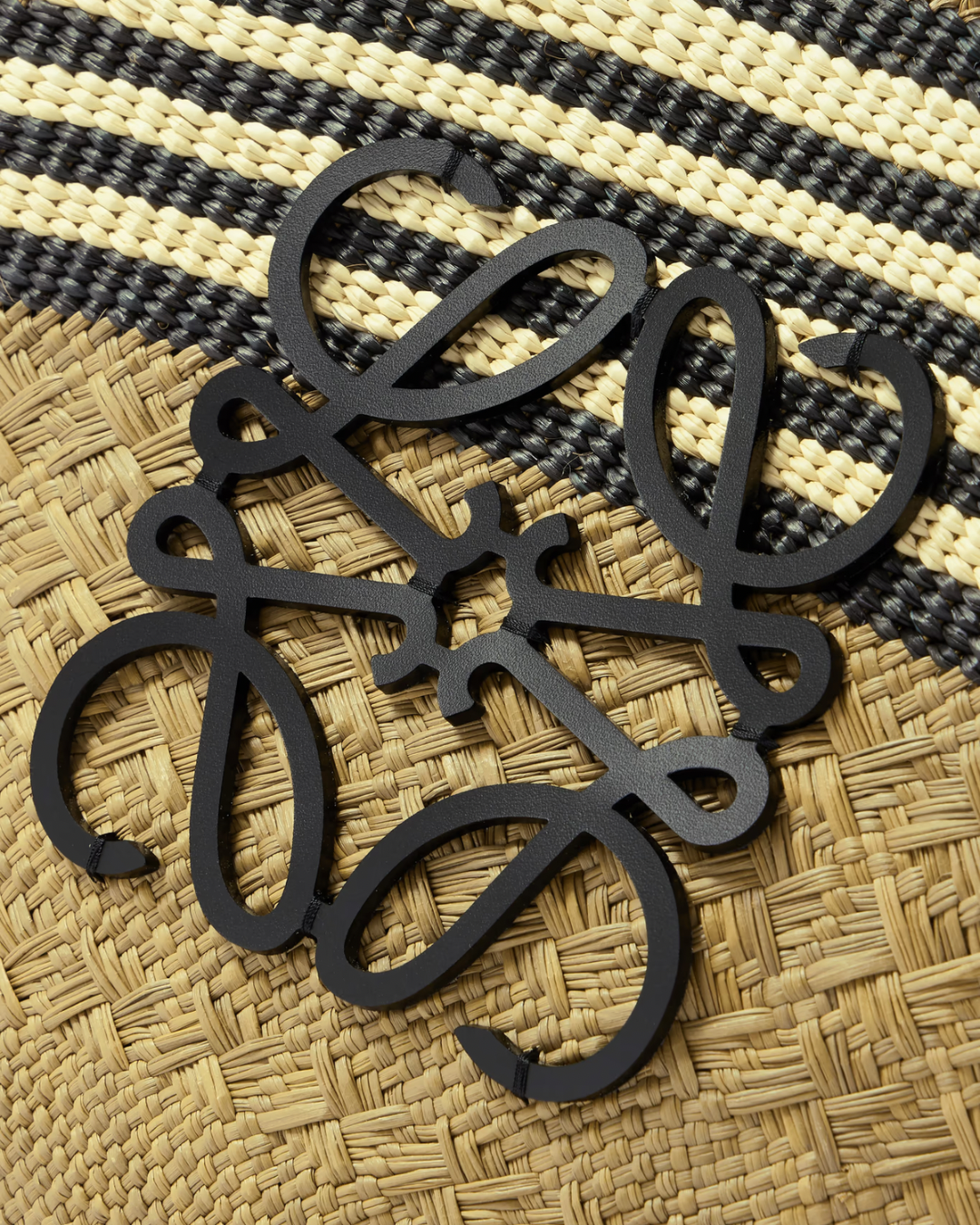 Loewe Paula's Ibiza Anagram Basket medium raffia tote